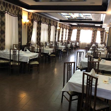 Hotel Onix Ρόμαν Εξωτερικό φωτογραφία