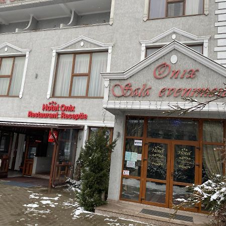 Hotel Onix Ρόμαν Εξωτερικό φωτογραφία