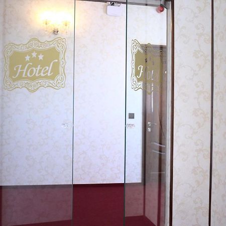 Hotel Onix Ρόμαν Εξωτερικό φωτογραφία