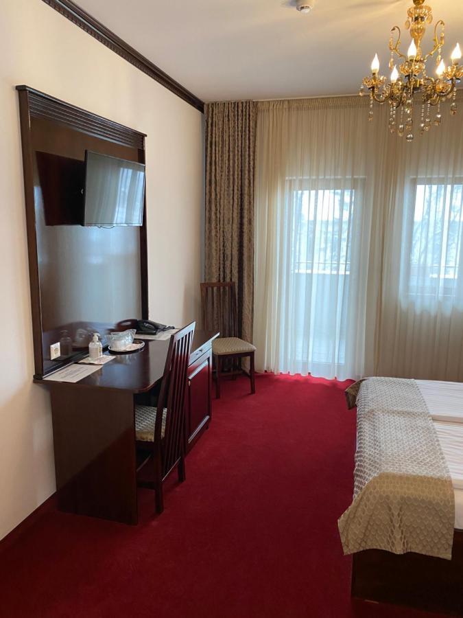Hotel Onix Ρόμαν Εξωτερικό φωτογραφία