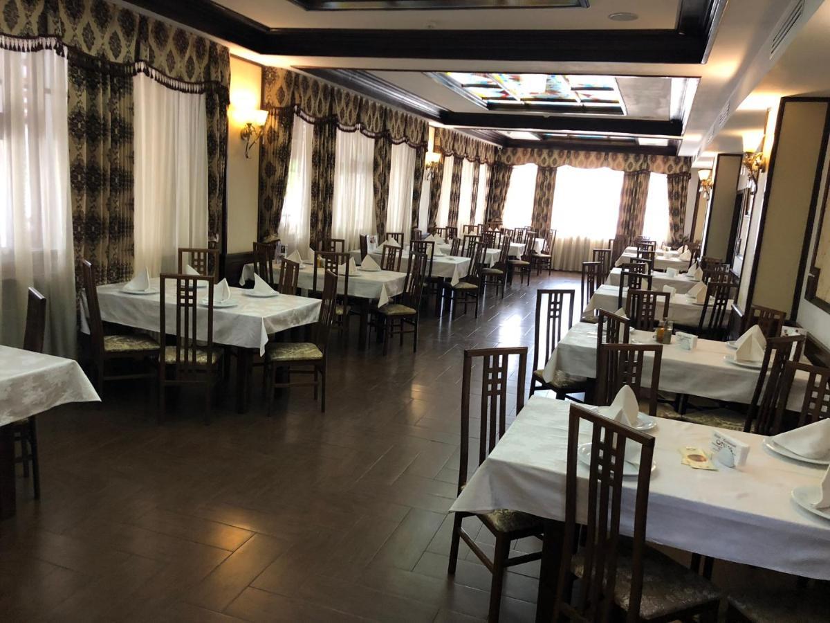 Hotel Onix Ρόμαν Εξωτερικό φωτογραφία