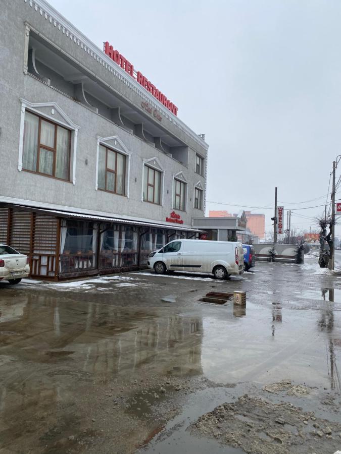 Hotel Onix Ρόμαν Εξωτερικό φωτογραφία