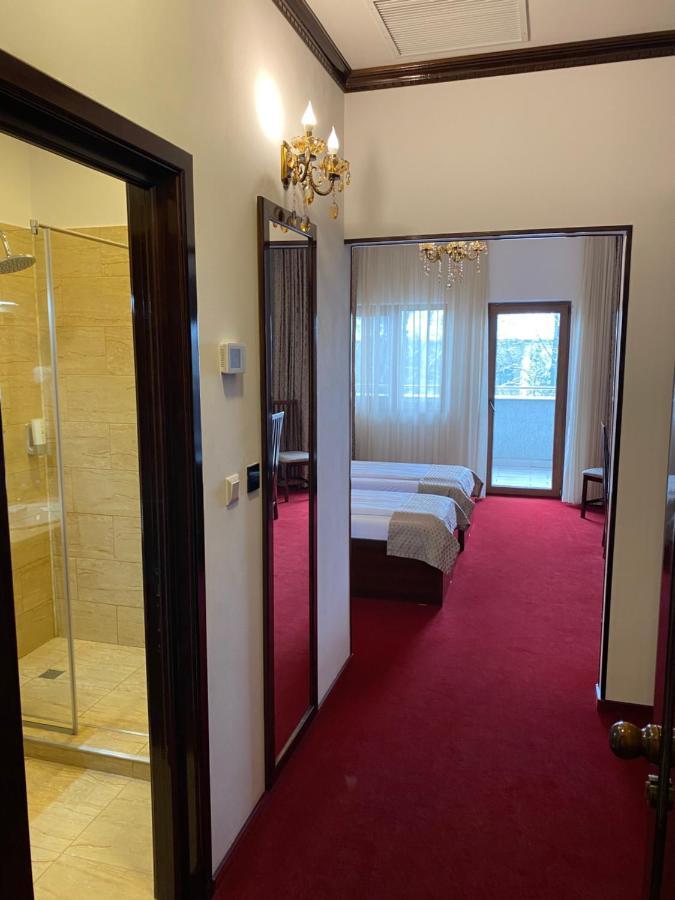 Hotel Onix Ρόμαν Εξωτερικό φωτογραφία