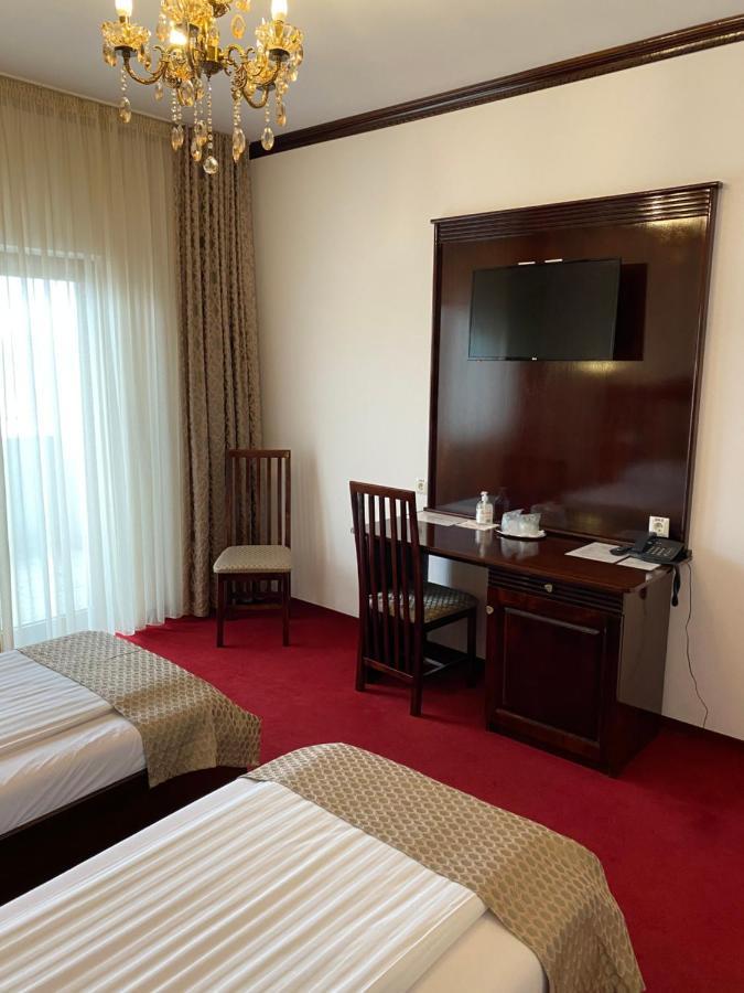 Hotel Onix Ρόμαν Εξωτερικό φωτογραφία