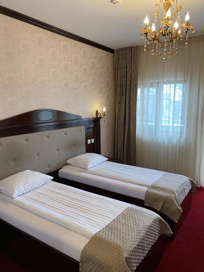 Hotel Onix Ρόμαν Εξωτερικό φωτογραφία