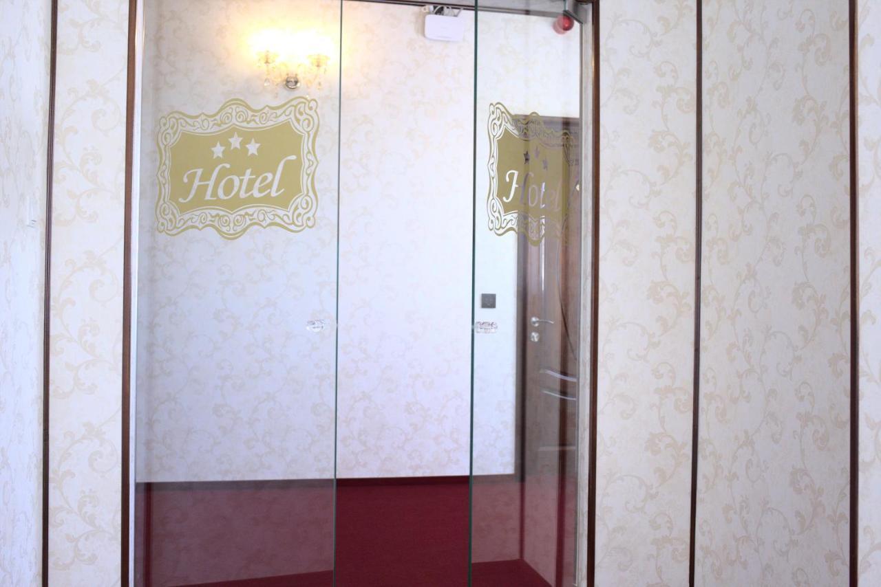 Hotel Onix Ρόμαν Εξωτερικό φωτογραφία