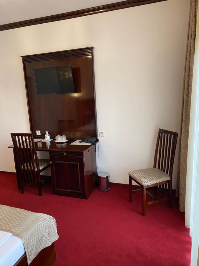 Hotel Onix Ρόμαν Εξωτερικό φωτογραφία