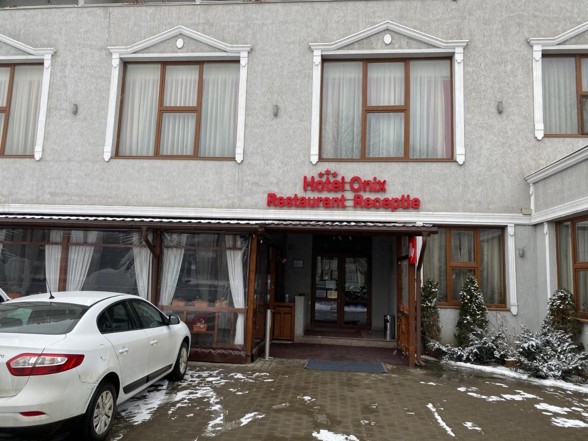 Hotel Onix Ρόμαν Εξωτερικό φωτογραφία