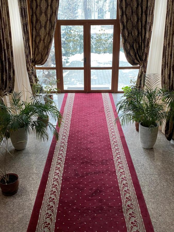 Hotel Onix Ρόμαν Εξωτερικό φωτογραφία