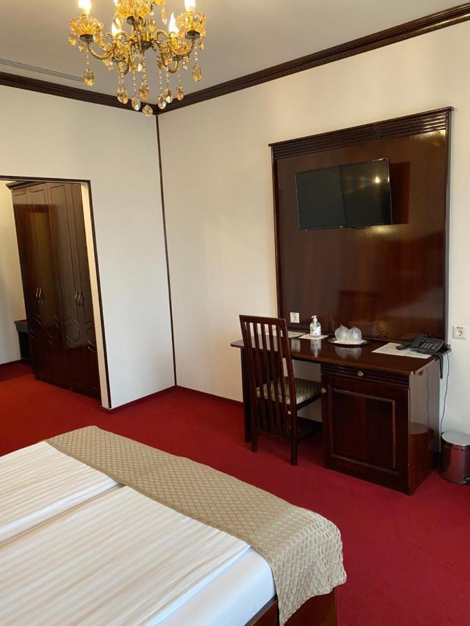 Hotel Onix Ρόμαν Εξωτερικό φωτογραφία