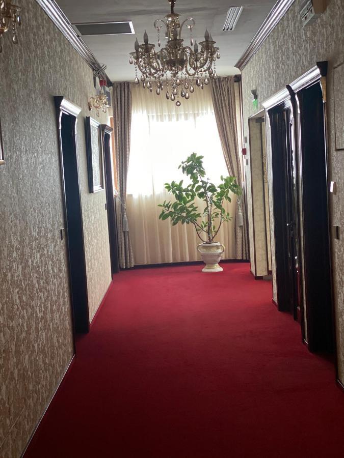 Hotel Onix Ρόμαν Εξωτερικό φωτογραφία