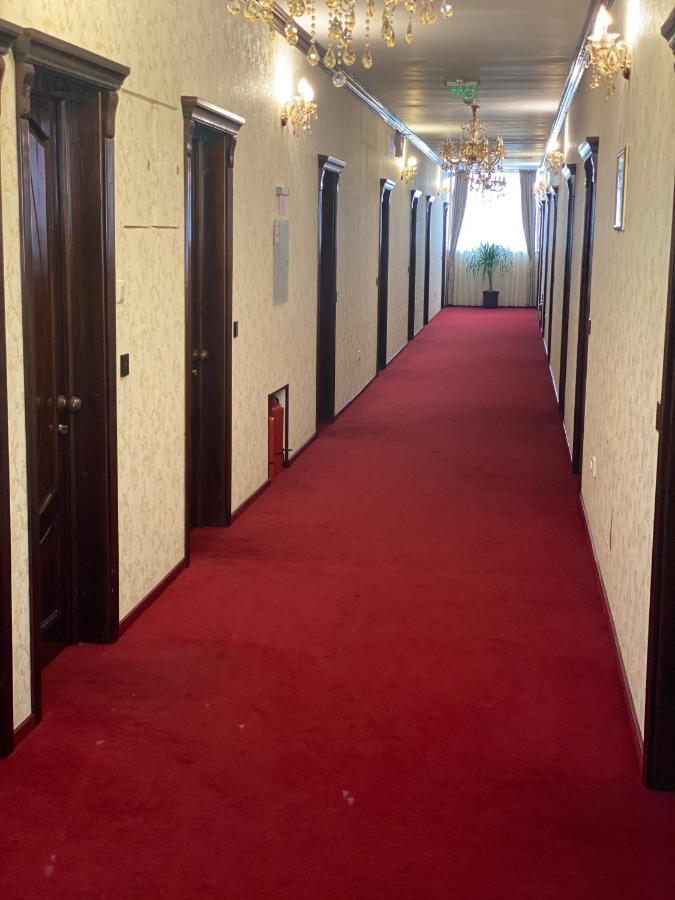 Hotel Onix Ρόμαν Εξωτερικό φωτογραφία